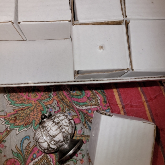 Drawer pulls very nice heavy artistic looking 10 - Picture 4 of 10